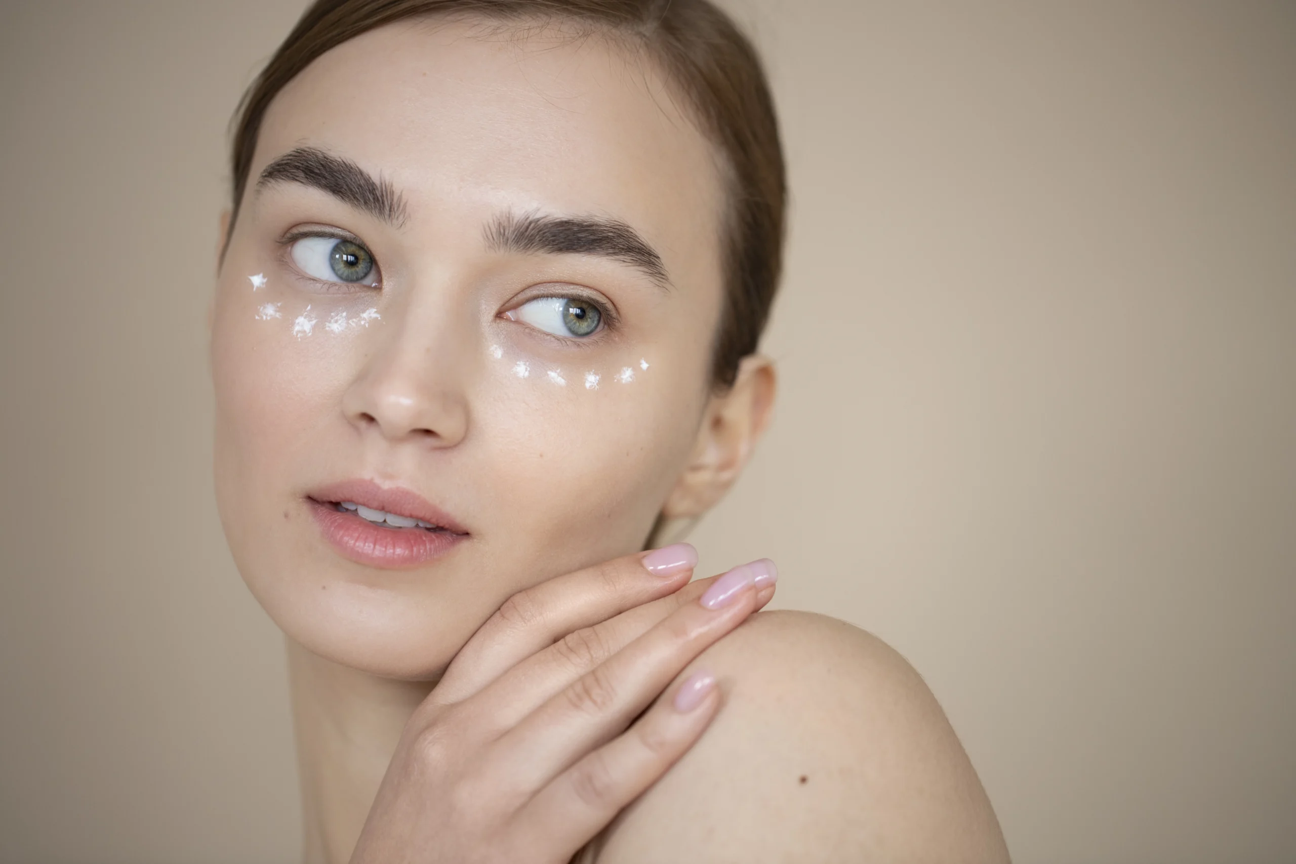 under-eye-rejuvenation-treatment-singapore Woman with hydrated under-eye area after eye rejuvenation treatment in Singapore